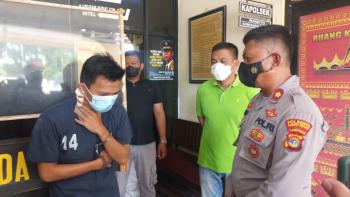 Obati Penyakit yang Dideritanya, Pemuda Ini Nekat Jualan Tembakau Gorila